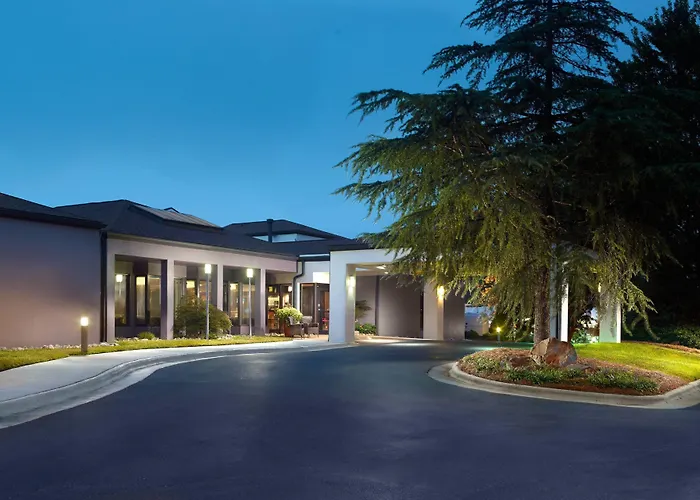 Courtyard By Marriott Raleigh Midtown